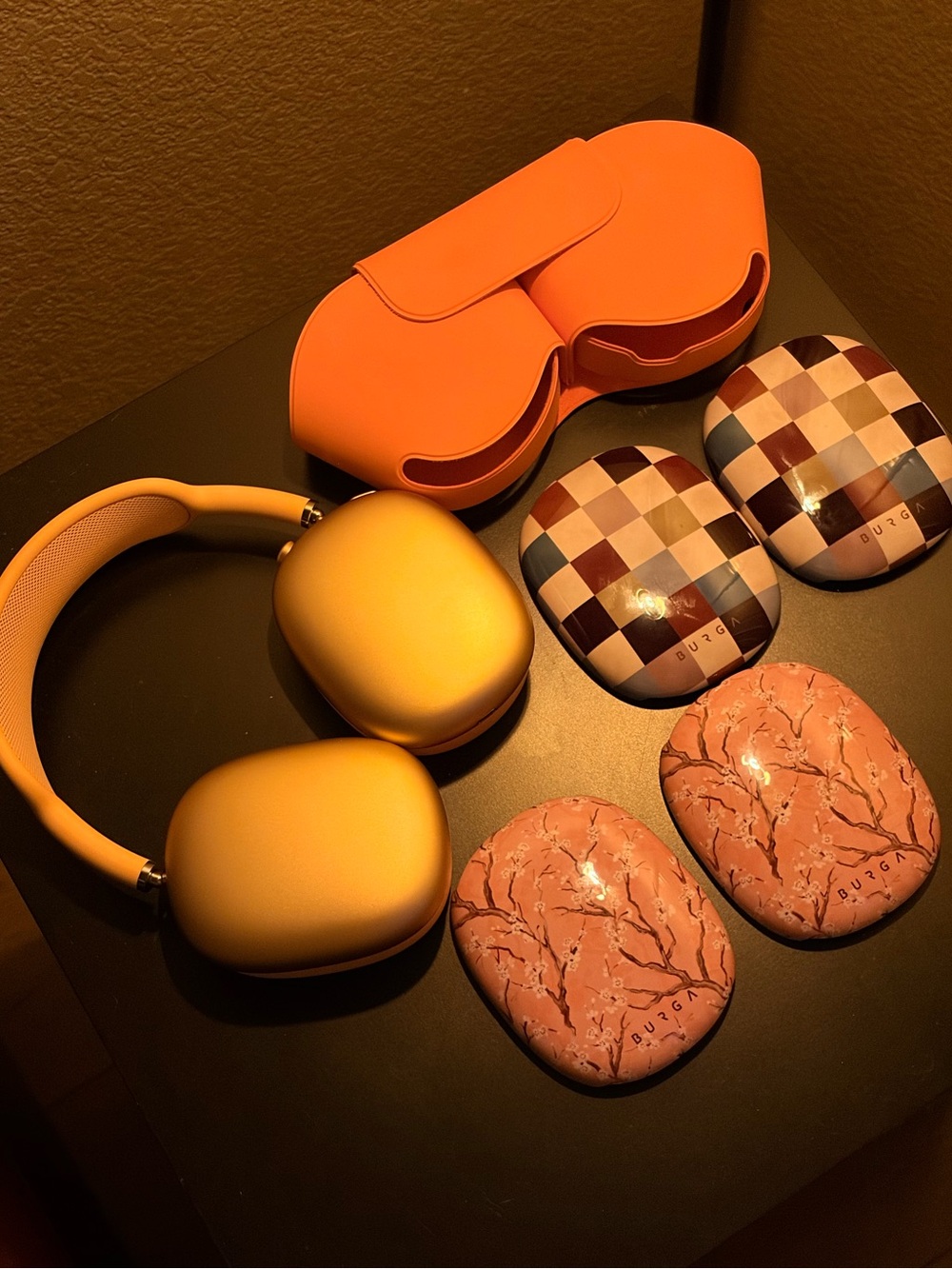 AirPods Max 2 orange